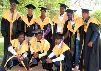 ESIS FIRST GRADUANTS 20151